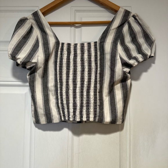 NEW W TAGS! Heartloom Revolve Tinley Crop top| Color Light Grey/White| Size XS - Picture 5 of 5